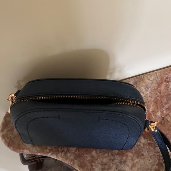 Marc Jacobs Navy purse - Picture 2 of 3